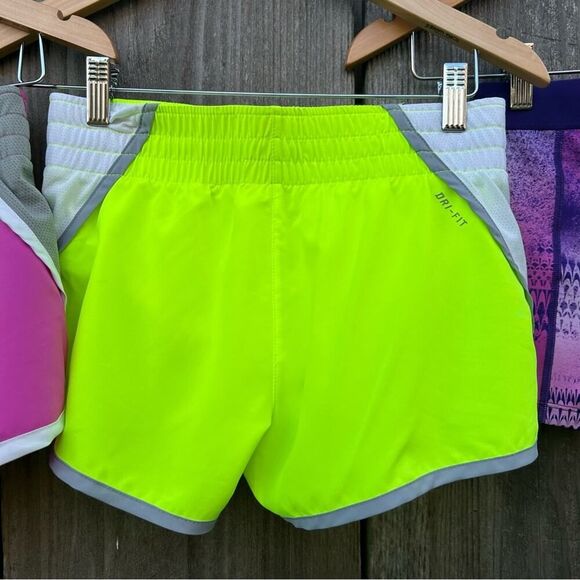 NIKE PRO Shorts Womens Sz Small Compression Training 3.0"  Neon NWOT Spandex - Picture 9 of 15